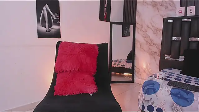 katherina diaz online show from February 12, 11:00 pm