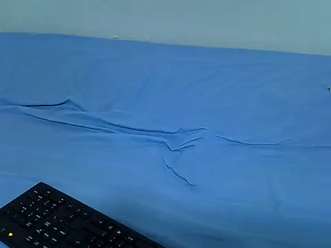 Snapshot of drowllie chatting on February 6, 3:44 am drowllie online show from February 6, 3:44 am