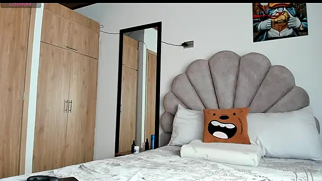 manucute 23  online show from March 5, 3:41 pm