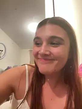 Snapshot of Magic-Smilee chatting on September 28, 11:32 pm Magic-Smilee online show from September 28, 11:32 pm