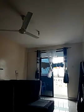 Snapshot of hotgal1112 chatting on January 17, 6:51 am hotgal1112 online show from January 17, 6:51 am