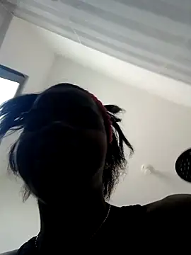 Snapshot of hotgal1112 chatting on February 3, 7:46 am hotgal1112 online show from February 3, 7:46 am