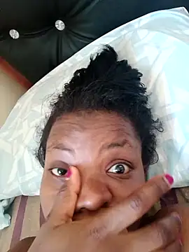 Snapshot of hotgal1112 chatting on February 4, 7:47 am hotgal1112 online show from February 4, 7:47 am