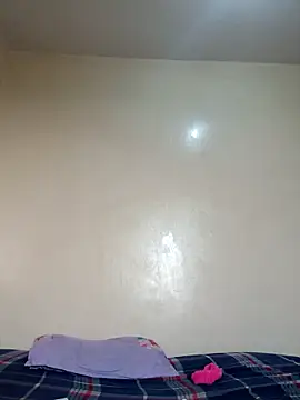 Snapshot of hotgal1112 chatting on February 11, 3:55 am hotgal1112 online show from February 11, 3:55 am