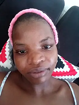 Snapshot of hotgal1112 chatting on February 15, 10:14 am hotgal1112 online show from February 15, 10:14 am