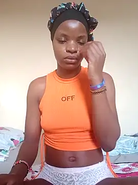 Snapshot of hotgal1112 chatting on February 18, 3:57 am hotgal1112 online show from February 18, 3:57 am