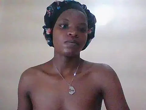 Snapshot of hotgal1112 chatting on February 20, 3:47 am hotgal1112 online show from February 20, 3:47 am