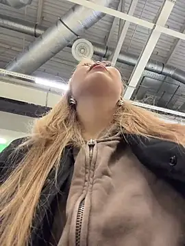 Aiko Yumi online show from April 10, 3:39 pm