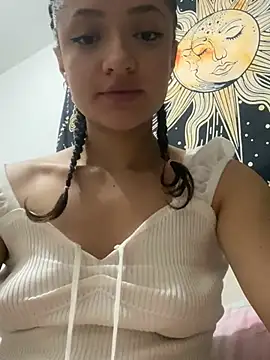 Snapshot of Alicia_ALICIA chatting on January 22, 12:27 am Alicia ALICIA online show from January 22, 12:27 am