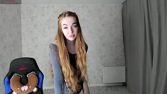 LissaCain online show from December 3, 2:25 am