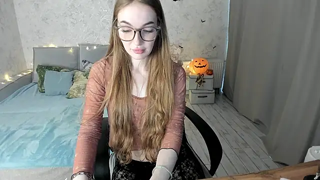 LissaCain online show from October 10, 8:46 am