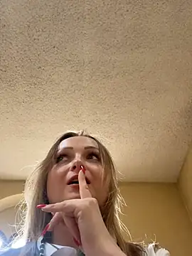 Snapshot of LadyTatiana_Madam chatting on May 17, 2:57 pm LadyTatiana Madam online show from May 17, 2:57 pm