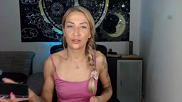 SexxyLiviaa online show from June 29, 1:01 am