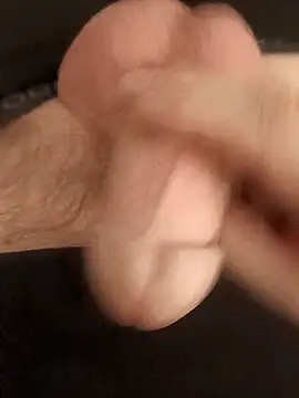 Snapshot of massive_cum chatting on February 4, 3:01 am massive cum online show from February 4, 3:01 am