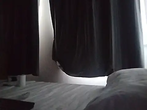 Snapshot of UncutToyBoy23cm chatting on February 14, 9:28 am UncutToyBoy23cm online show from February 14, 9:28 am