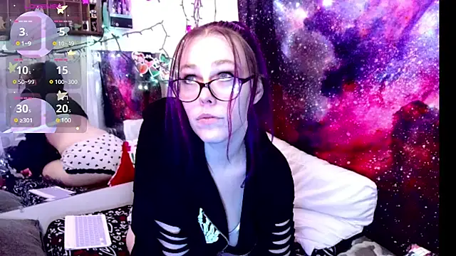 Snapshot of EverlyEster chatting on February 22, 8:07 am EverlyEster online show from February 22, 8:07 am