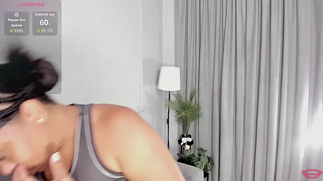 BrianaHazel online show from April 7, 7:47 pm