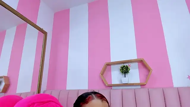ISABELLA 020 online show from July 9, 1:37 pm