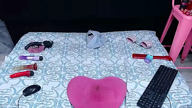 Snapshot of calipso_swet chatting on December 14, 8:23 am calipso swet online show from December 14, 8:23 am