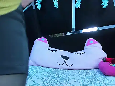 Snapshot of calipso_swet chatting on September 20, 8:54 pm calipso swet online show from September 20, 8:54 pm