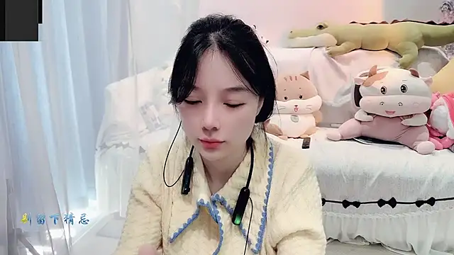 AKiKi711 online show from October 14, 4:24 am