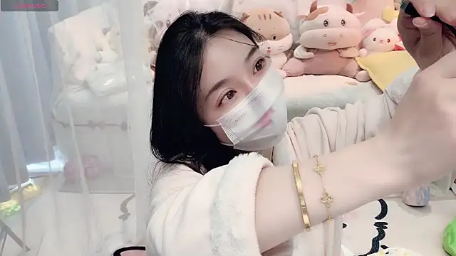 AKiKi711 online show from March 21, 5:01 am