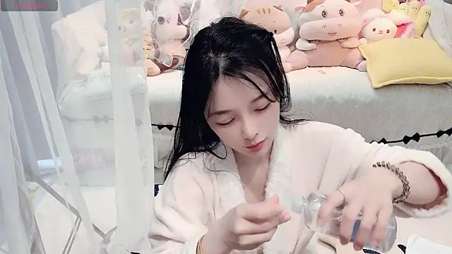 AKiKi711 online show from March 23, 8:51 am