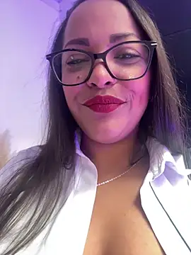 Snapshot of Danna_Ramiirez chatting on April 18, 7:07 pm Danna Ramiirez online show from April 18, 7:07 pm