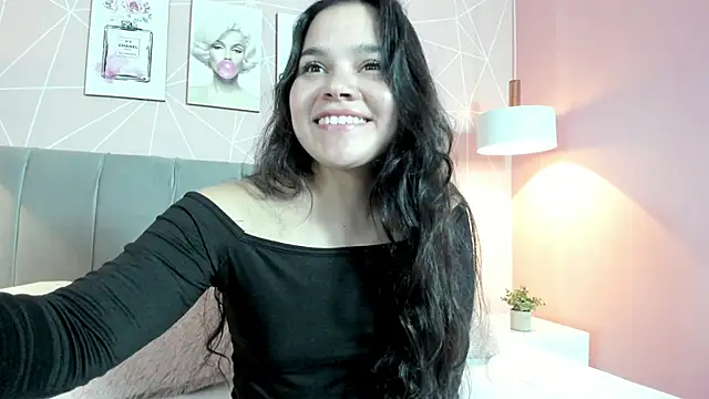 Snapshot of zara__sweet chatting on January 3, 3:44 pm zara sweet online show from January 3, 3:44 pm