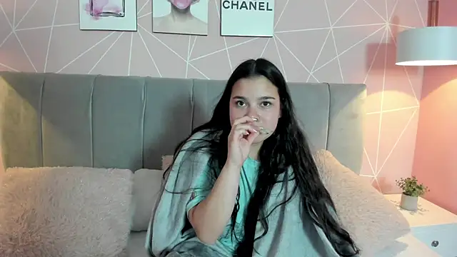 Snapshot of zara__sweet chatting on January 13, 6:49 pm zara sweet online show from January 13, 6:49 pm