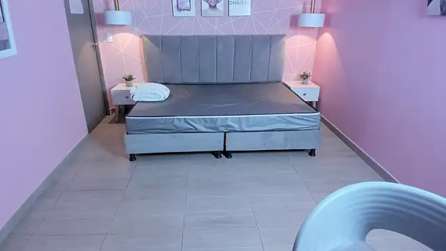 Snapshot of zara__sweet chatting on February 14, 12:36 pm zara sweet online show from February 14, 12:36 pm