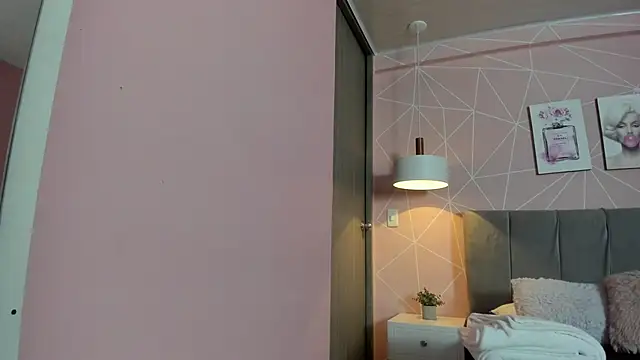 Snapshot of zara__sweet chatting on September 12, 1:11 pm zara sweet online show from September 12, 1:11 pm