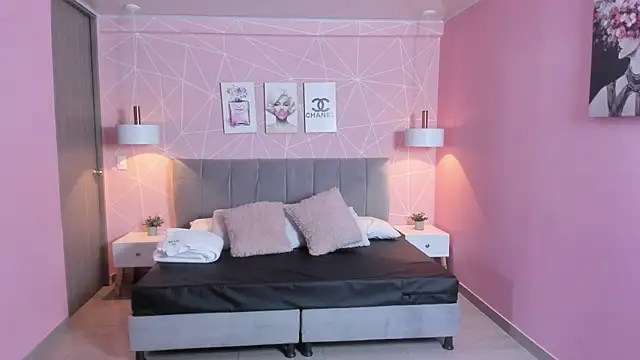 Snapshot of zara__sweet chatting on September 24, 1:03 pm zara sweet online show from September 24, 1:03 pm