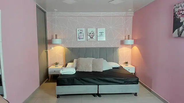 Snapshot of zara__sweet chatting on October 6, 12:46 pm zara sweet online show from October 6, 12:46 pm