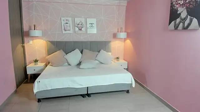 Snapshot of zara__sweet chatting on October 9, 1:09 pm zara sweet online show from October 9, 1:09 pm