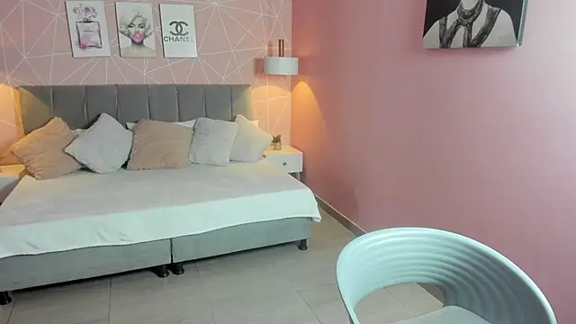 Snapshot of zara__sweet chatting on October 17, 1:14 pm zara sweet online show from October 17, 1:14 pm