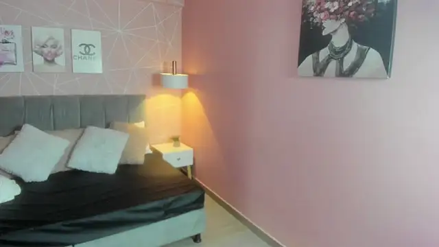 Snapshot of zara__sweet chatting on May 6, 1:49 pm zara sweet online show from May 6, 1:49 pm