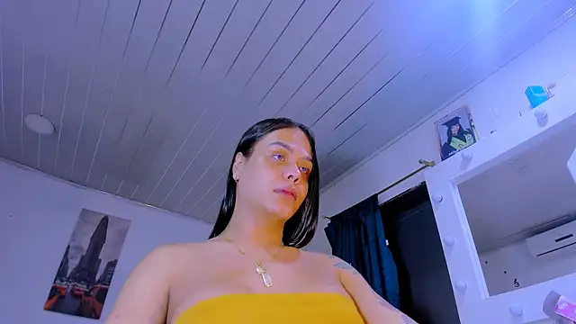 Snapshot of LatinVenuz chatting on March 27, 6:08 am LatinVenuz online show from March 27, 6:08 am