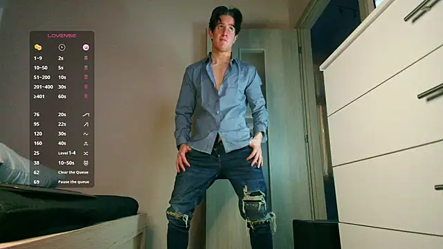 ChristianLevine  online show from April 11, 8:13 pm