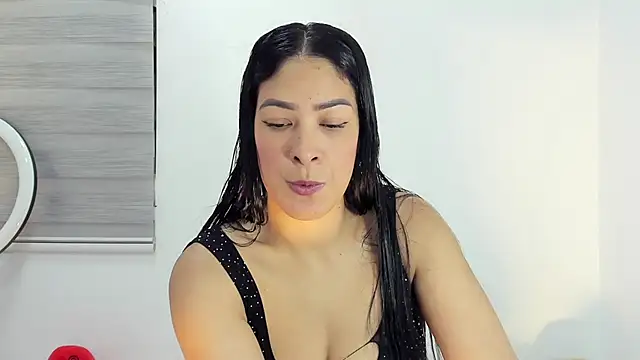 bella hadid1  online show from December 20, 8:27 pm