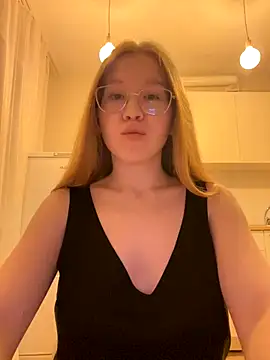 Eva Weyne online show from November 3, 8:21 pm