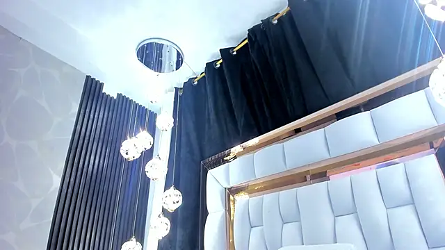 Snapshot of SarayRoyse chatting on September 24, 7:39 pm SarayRoyse online show from September 24, 7:39 pm