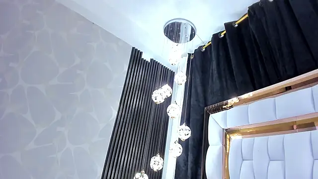 Snapshot of SarayRoyse chatting on September 29, 7:30 pm SarayRoyse online show from September 29, 7:30 pm