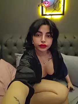 Snapshot of Esmertarcinim chatting on May 7, 3:17 pm Esmertarcinim online show from May 7, 3:17 pm