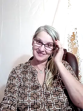 Snapshot of irinamaux chatting on January 23, 5:42 pm irinamaux online show from January 23, 5:42 pm