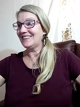 Snapshot of irinamaux chatting on January 24, 6:35 pm irinamaux online show from January 24, 6:35 pm