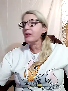 Snapshot of irinamaux chatting on January 25, 12:58 pm irinamaux online show from January 25, 12:58 pm