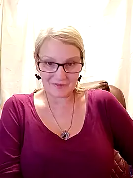 Snapshot of irinamaux chatting on January 31, 2:07 pm irinamaux online show from January 31, 2:07 pm