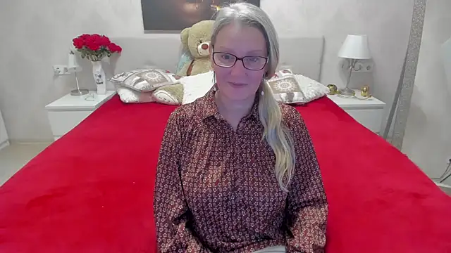Snapshot of irinamaux chatting on March 14, 10:29 am irinamaux online show from March 14, 10:29 am