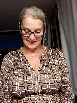 Snapshot of irinamaux chatting on September 11, 4:34 am irinamaux online show from September 11, 4:34 am